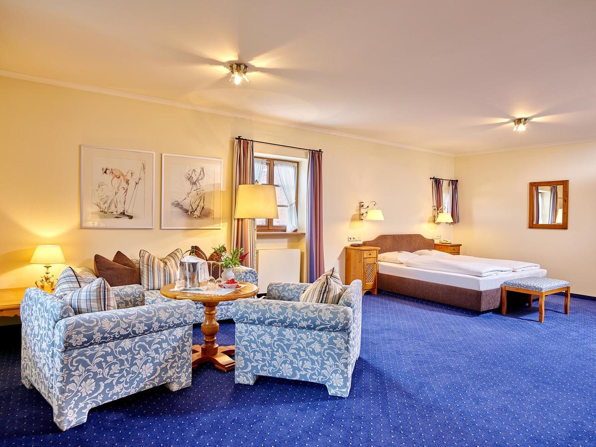 Gutshof Uttlau Otel Haarbach Dış mekan fotoğraf